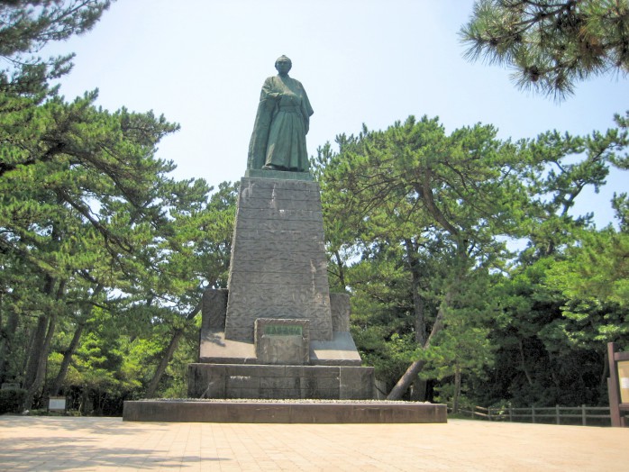 02 Statue of Ryoma Sakamoto