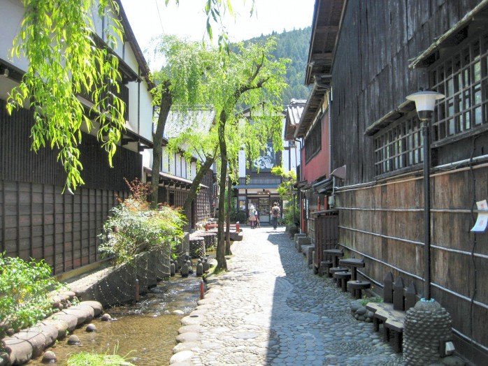 06 Gujo-Hachiman_Yanaka water path (Japanese Yanaka mizu no komichi)