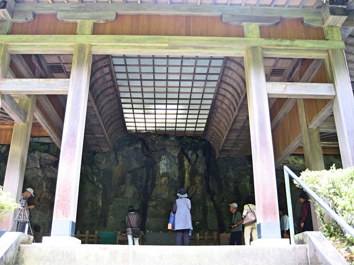 03 Usuki Stone Buddhas