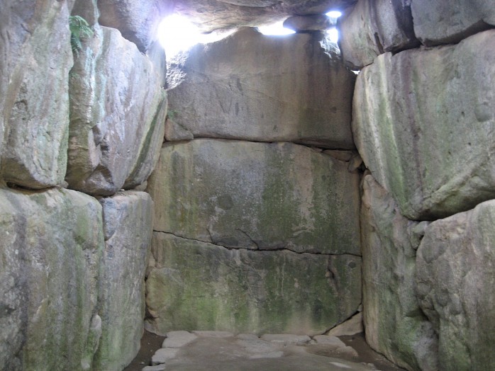 03 Ishibutai Tumulus