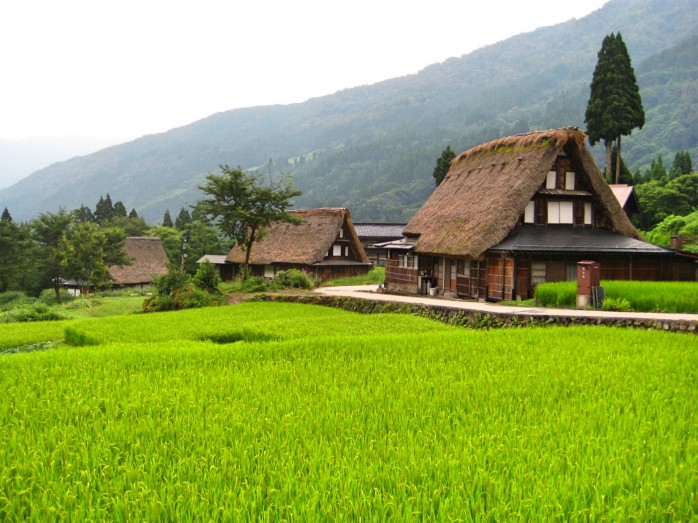 03 The settlement of Gokayama gassho-zukuri