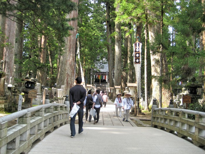 10 Koyasan_Okuno-in